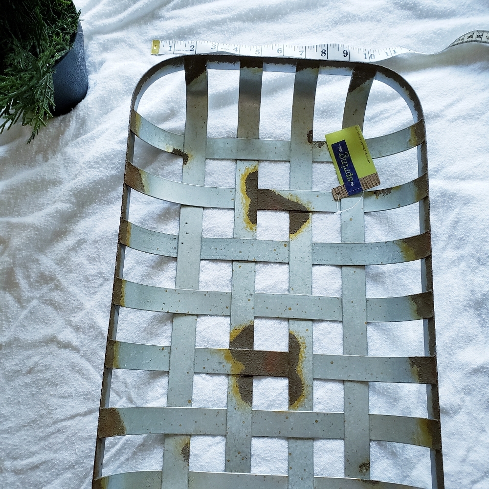 Farmhouse Distressed Metal Tobacco Basket NWT - Picture 2 of 5